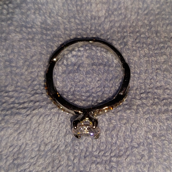 2 carat simulated diamond engagement ring silver tone size 8 - Picture 5 of 6